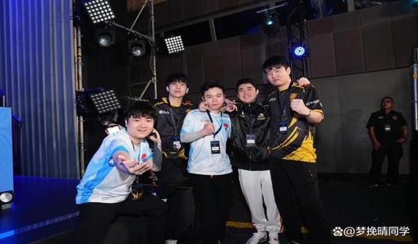 pubg怎么把人踢出队伍