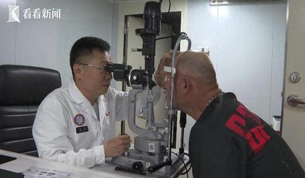 绝地求生追光者辅助怎么开